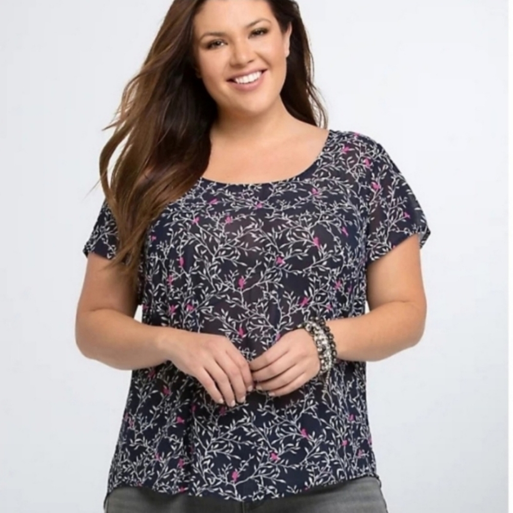 Torrid Navy Blue with Pink Birds Blouse Size 4